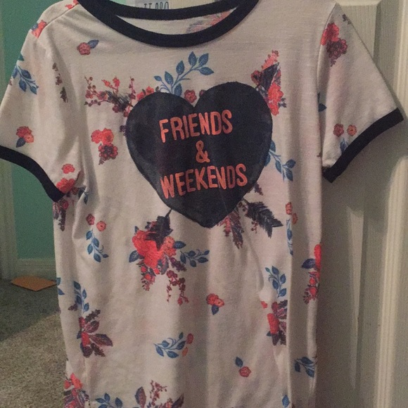 A cute tee! - Picture 1 of 3